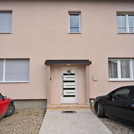 Studio Apartmani Emili Apartman Br 2 Bijeljina Exterior foto